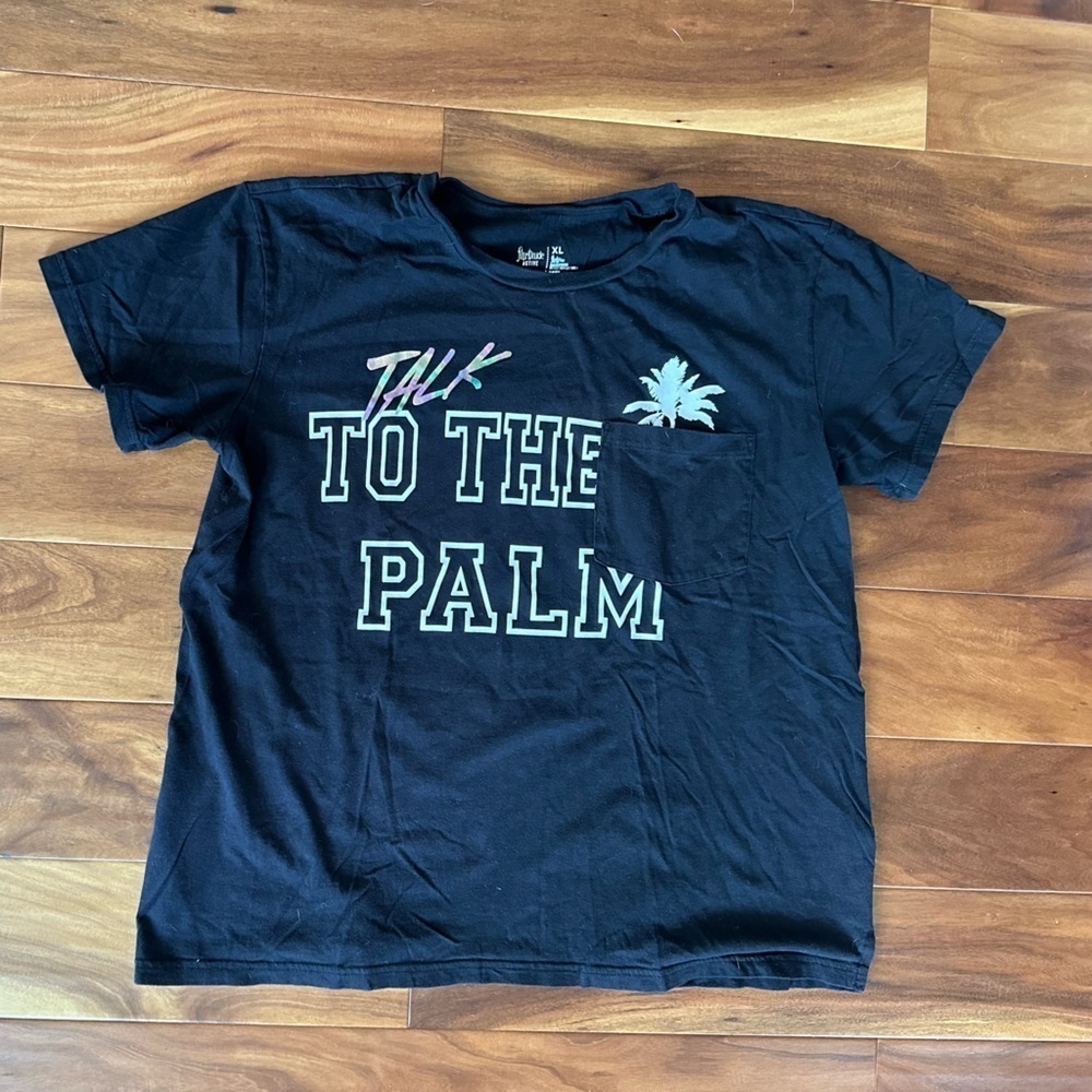 Talk to The Palm Black Graphic Tee with Pocket size XL
